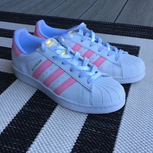Adidas superstar tennis shoes